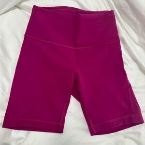 Lululemon Wonder Train 8” Shorts Magenta